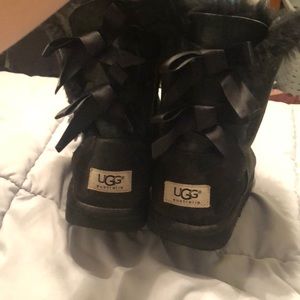 Bailey bow black ugg boots size 5